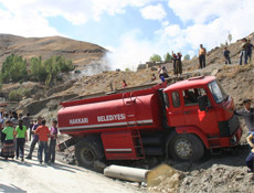 İtfaiye araçları yolda kalınca