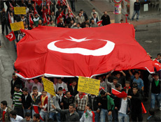 Şehit aileleri PKKlıların gelişini protesto etti