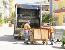 Çöp konteynırında sevişirsen böyle olur!